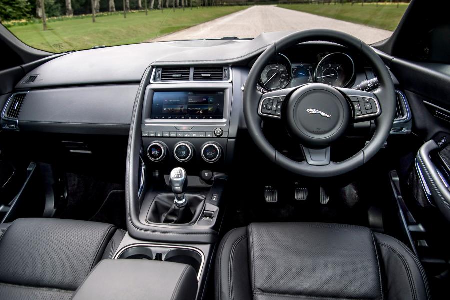 Торпедо Jaguar E-Pace D150 2018 года  (UK) (фото 2 из 39)
